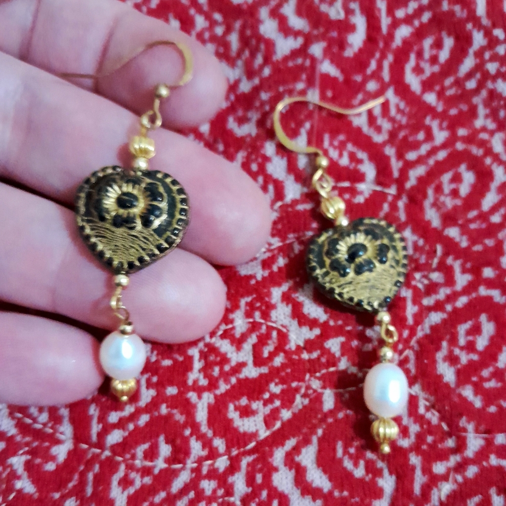 SOLD Romantic Pearls + Black Hearts Earrings - Picture 3 of 3